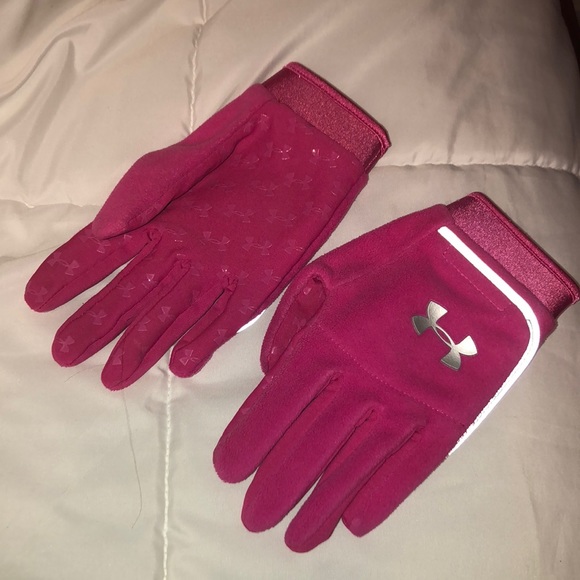 Under Armour Accessories - Under Armour pink gloves